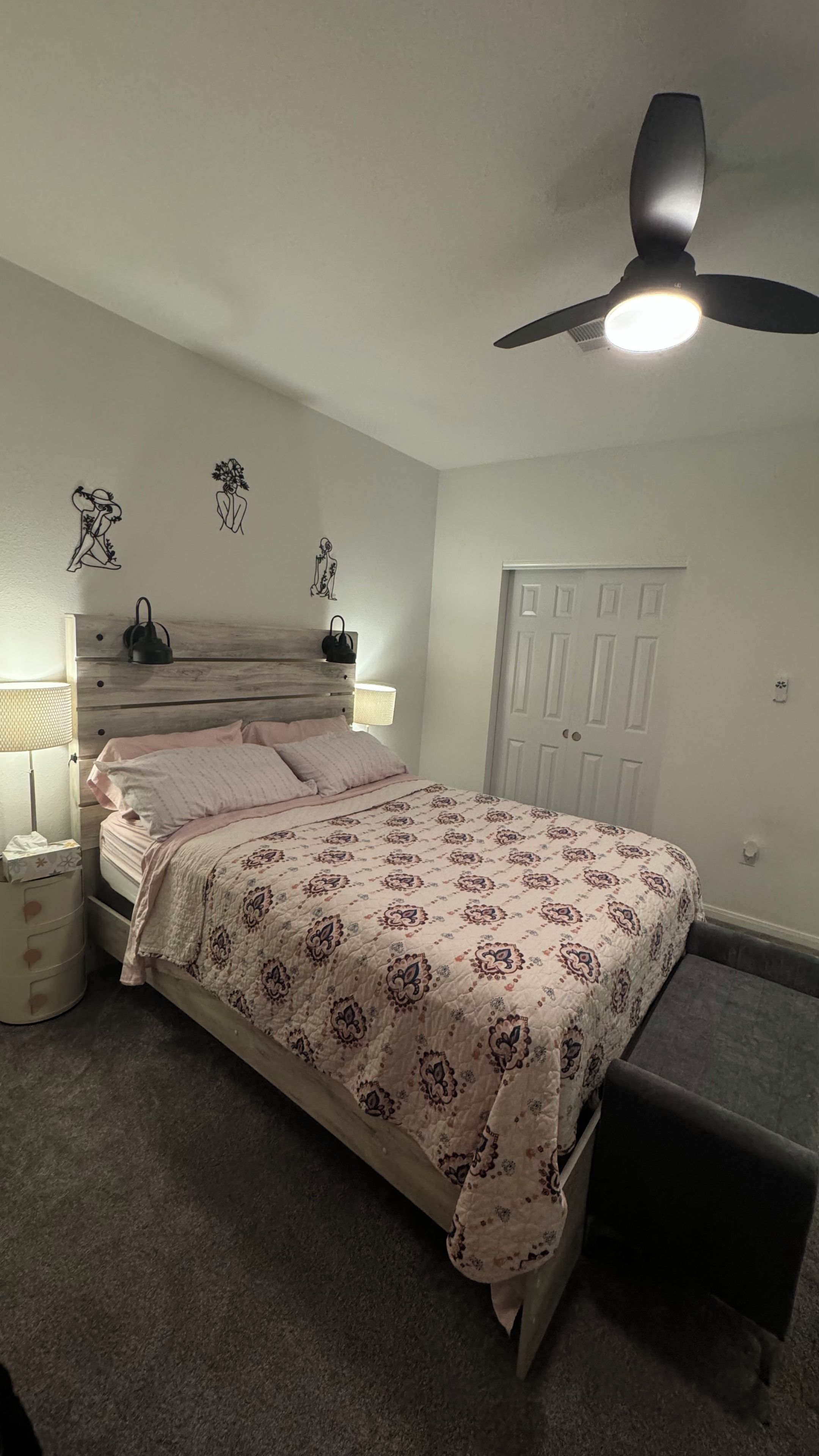 Iron/ironing board, WiFi, bed sheets