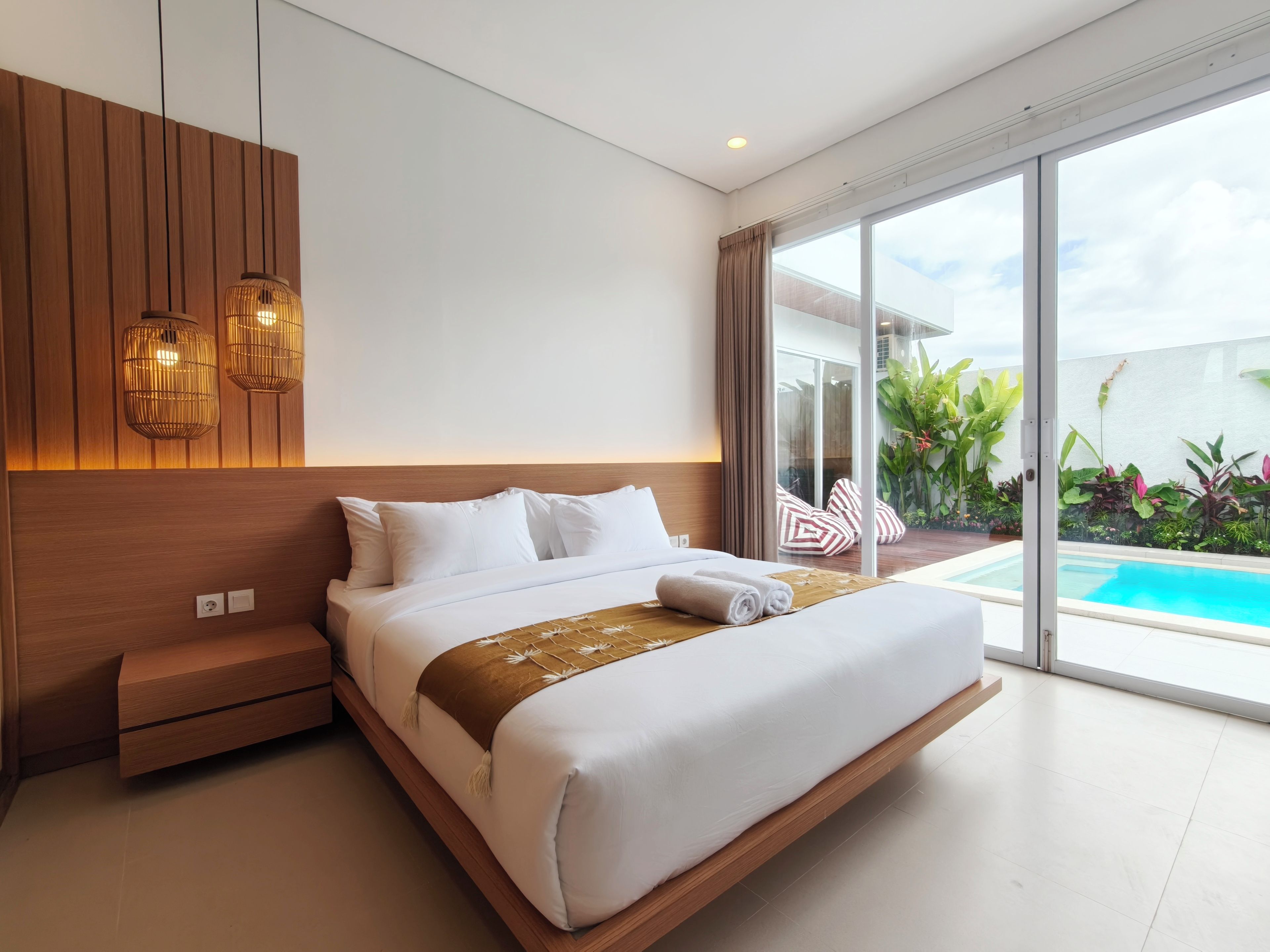 Family Villa, 2 Bedrooms, Pool View | Desk, laptop workspace, WiFi (free)