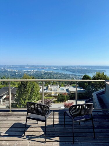 Hilltop Designer Estate• Panoramic Ocean Views