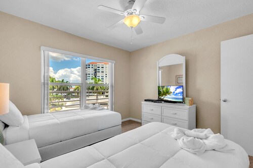 Resort Style Amenities + Quick Drive to Beach | Bahia Vista 478
