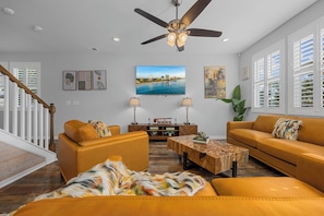 Multiple seating options with a flat screen TV for watching your favorite shows, movies, and games! - 3-Bedroom Home in the Heart of Myrtle Beach (Myrtle Beach)