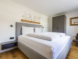 3 habitaciones y muebles diferentes 