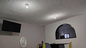 Dining - House 100 meters from B. Quintana, sleeps 10. (Santiago de Querétaro)