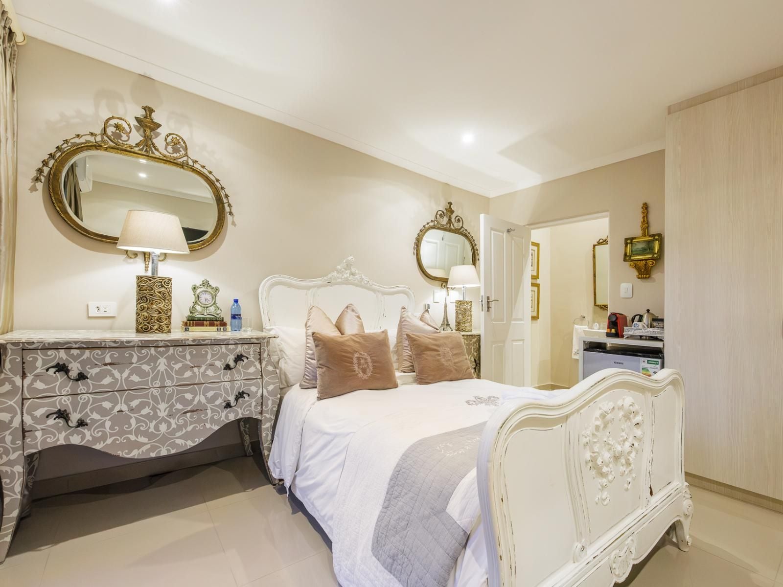 Classic Double Room | In-room safe, blackout drapes, iron/ironing board, WiFi (free)