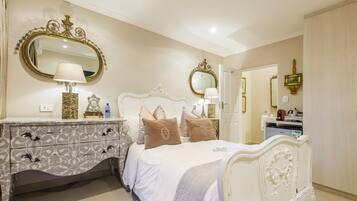 Classic Double Room | In-room safe, blackout drapes, iron/ironing board, WiFi (free)