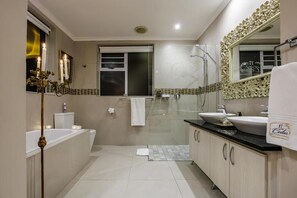 Bathroom - 17 On Cedar Boutique Guesthouse (Cape Town)