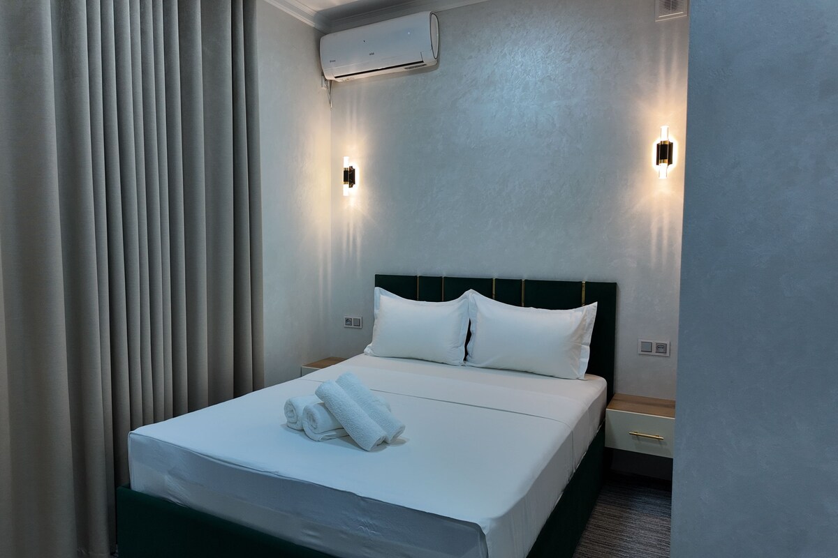 Standard-Doppel- oder -Zweibettzimmer