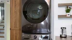 Interior - Artsy Newton Retreat Near Boston & Colleges, with full kitchen, washer and dryer (Newton)