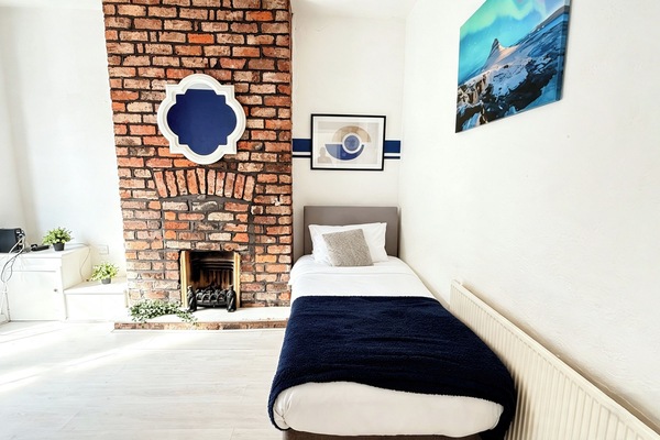 4 bedrooms, WiFi (free), bed sheets
