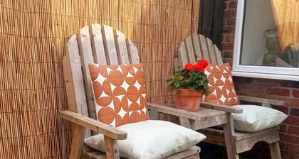 3-Bed Family House Sleeps 6 · Fireplace & Garden · Walk to Portstewart Golf Club