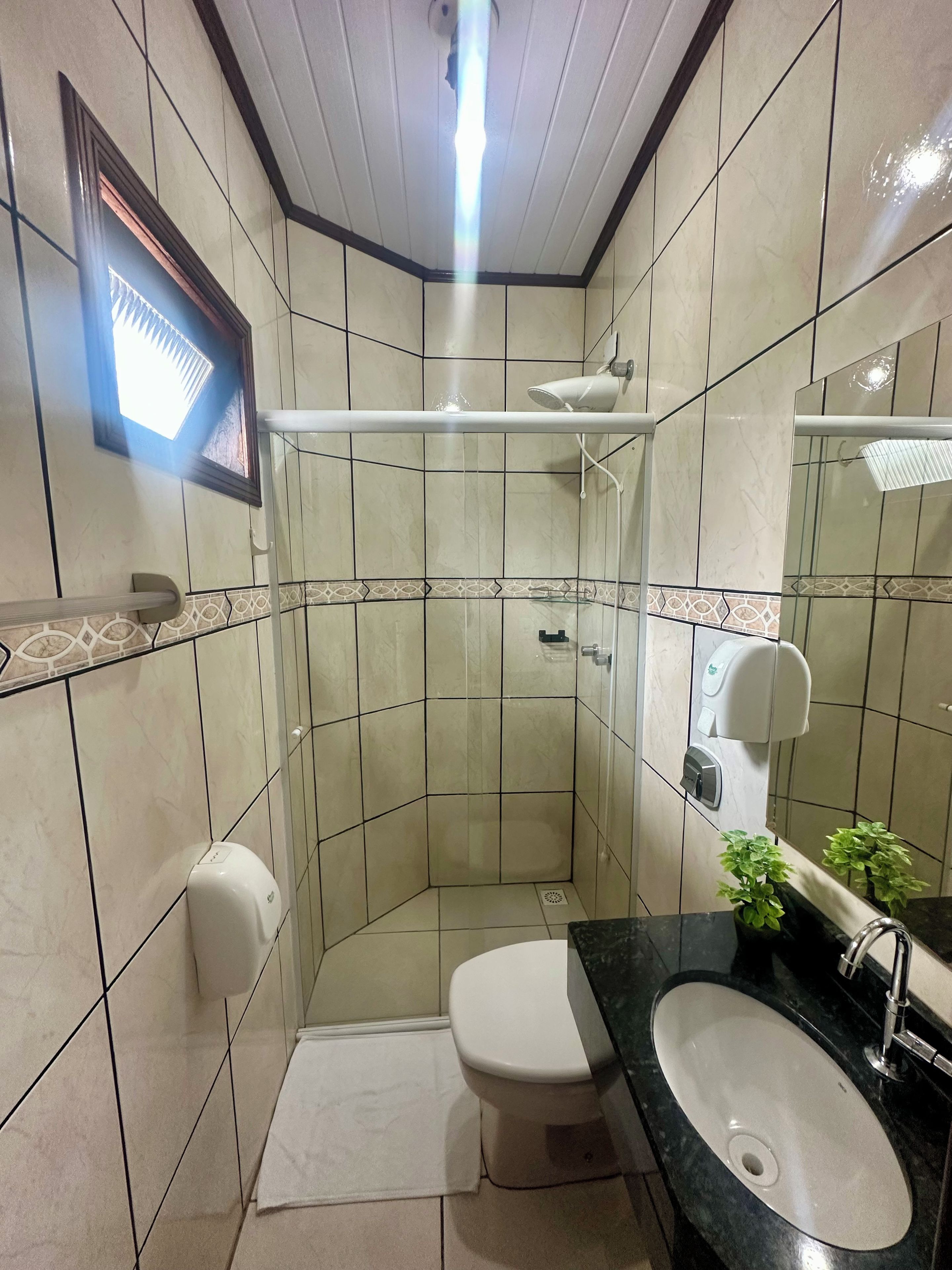 Comfort Suite, City View | Bathroom | Shower, hair dryer, towels, soap