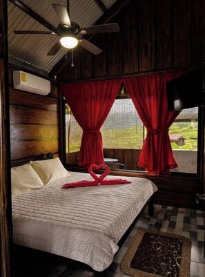 Room - Vrbo Property (Venecia)