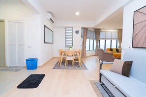 Living area - 2BR: Twynstar Mutiara | Spacious 2BR Beachfront Family Stay (Tanjung Kling)