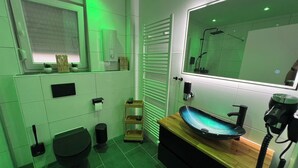 Bathroom - Vrbo Property (Gelsenkirchen)
