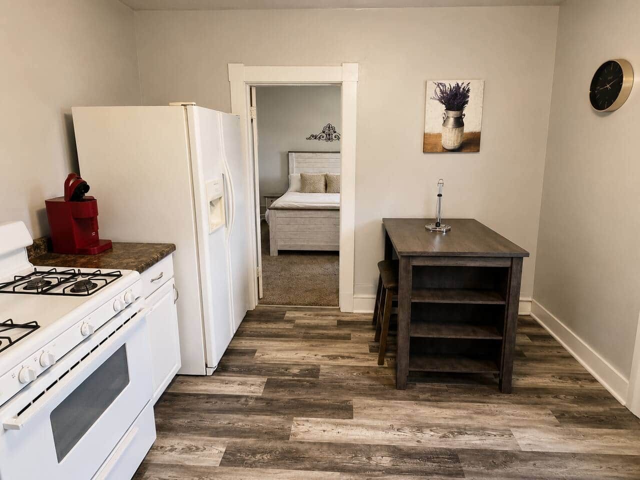 Coffee/tea maker, fridge, microwave, oven