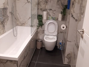 Ảnh chưa phân loại, 2 trong số 15 ảnh, nút