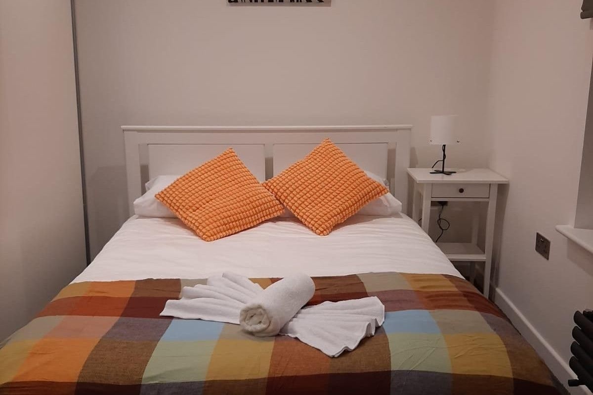 Căn hộ tiện nghi đơn giản, 2 phòng ngủ, không hút thuốc | Màn/rèm cản sáng, bàn ủi/dụng cụ ủi quần áo 