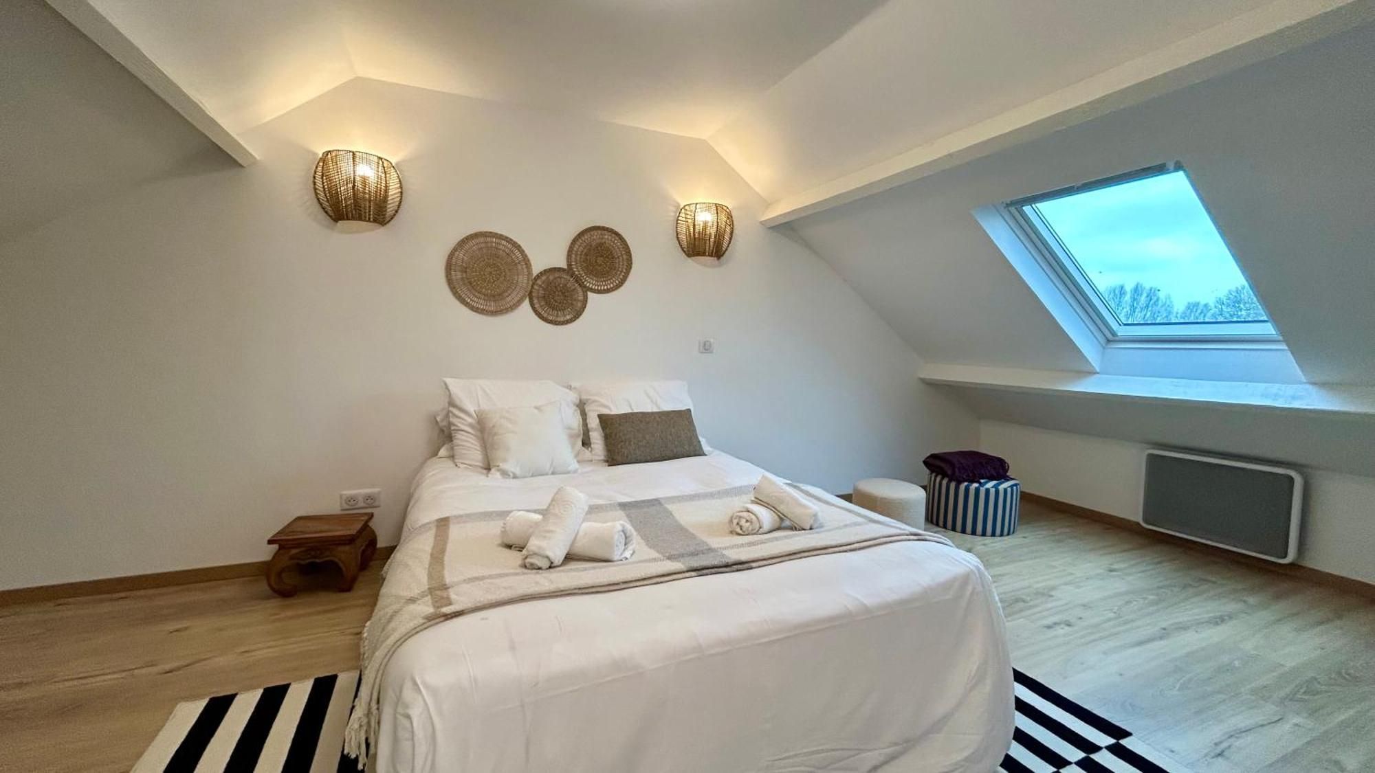 2 bedrooms, travel cot, free WiFi