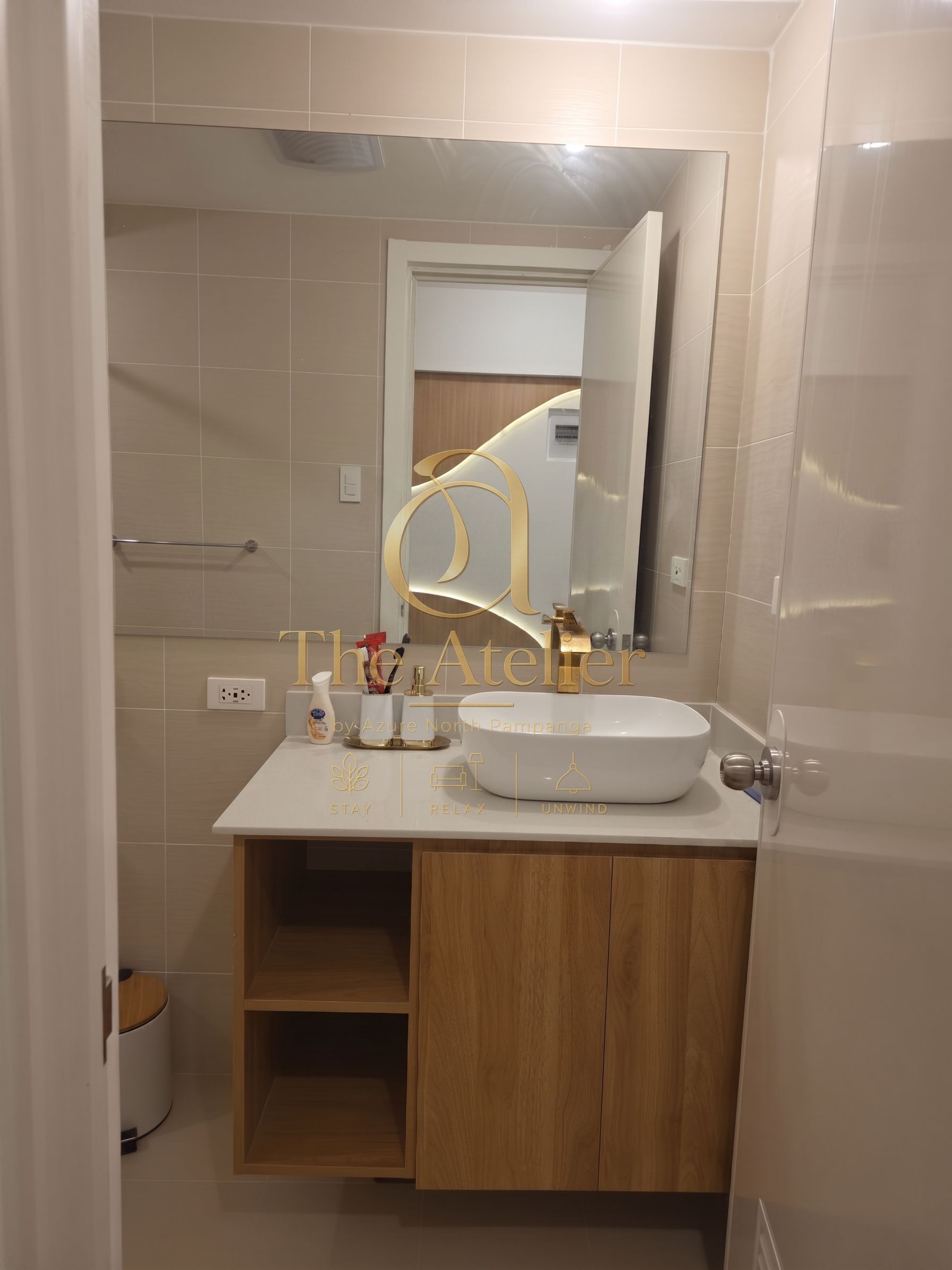 Hair dryer, bidet, towels, soap