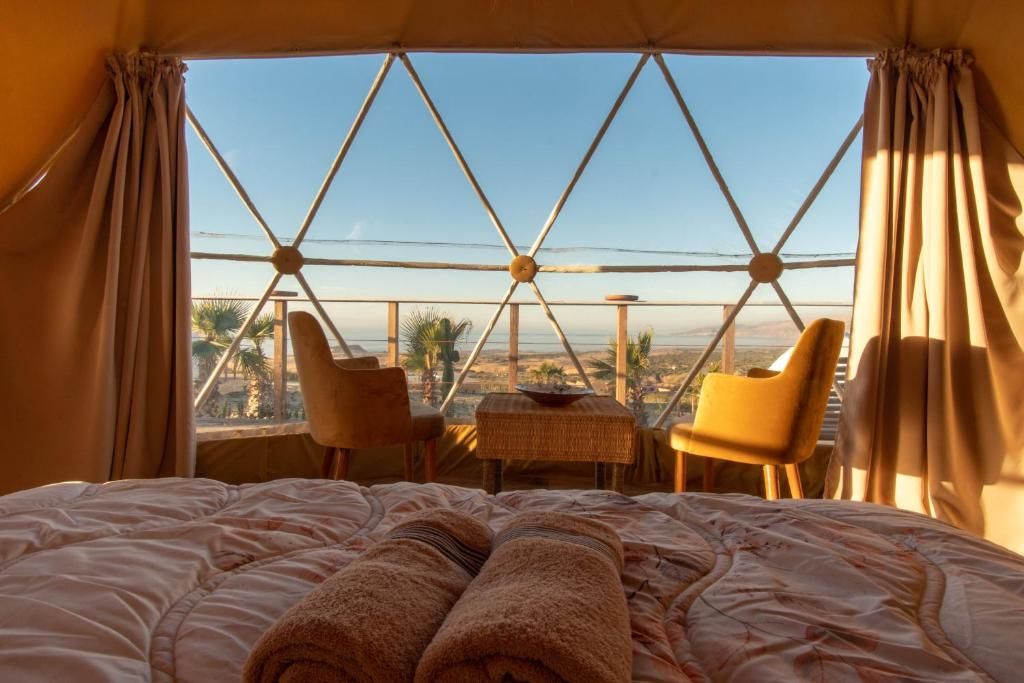 Double Room, Desert View | Laptop workspace