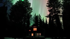 A cabin with a view of the northern lights. - Vrbo Property (pello)