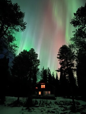A cabin with a view of the northern lights. - Vrbo Property (pello)