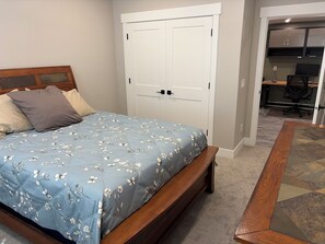 Room - New 3-bedroom house with AC in charming Mapleton with covered walk-out patio. (Mapleton)