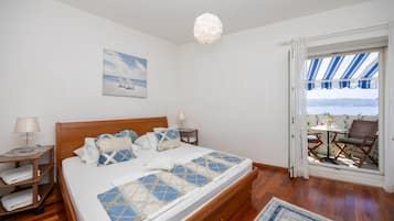 Iron/ironing board, WiFi, bed sheets