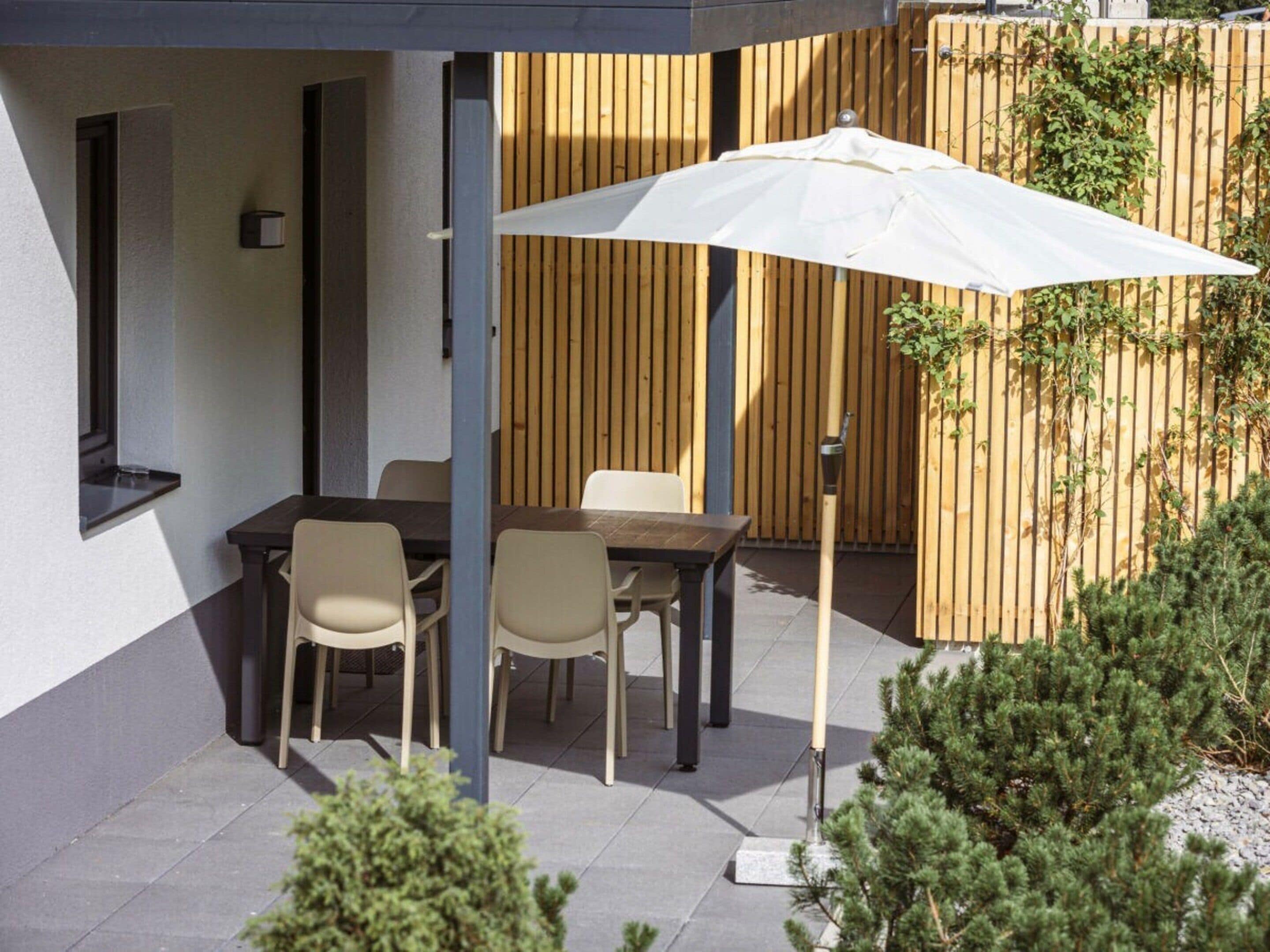 House | Outdoor dining