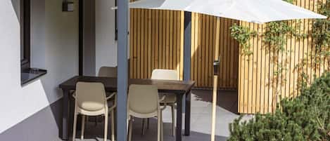 House | Outdoor dining