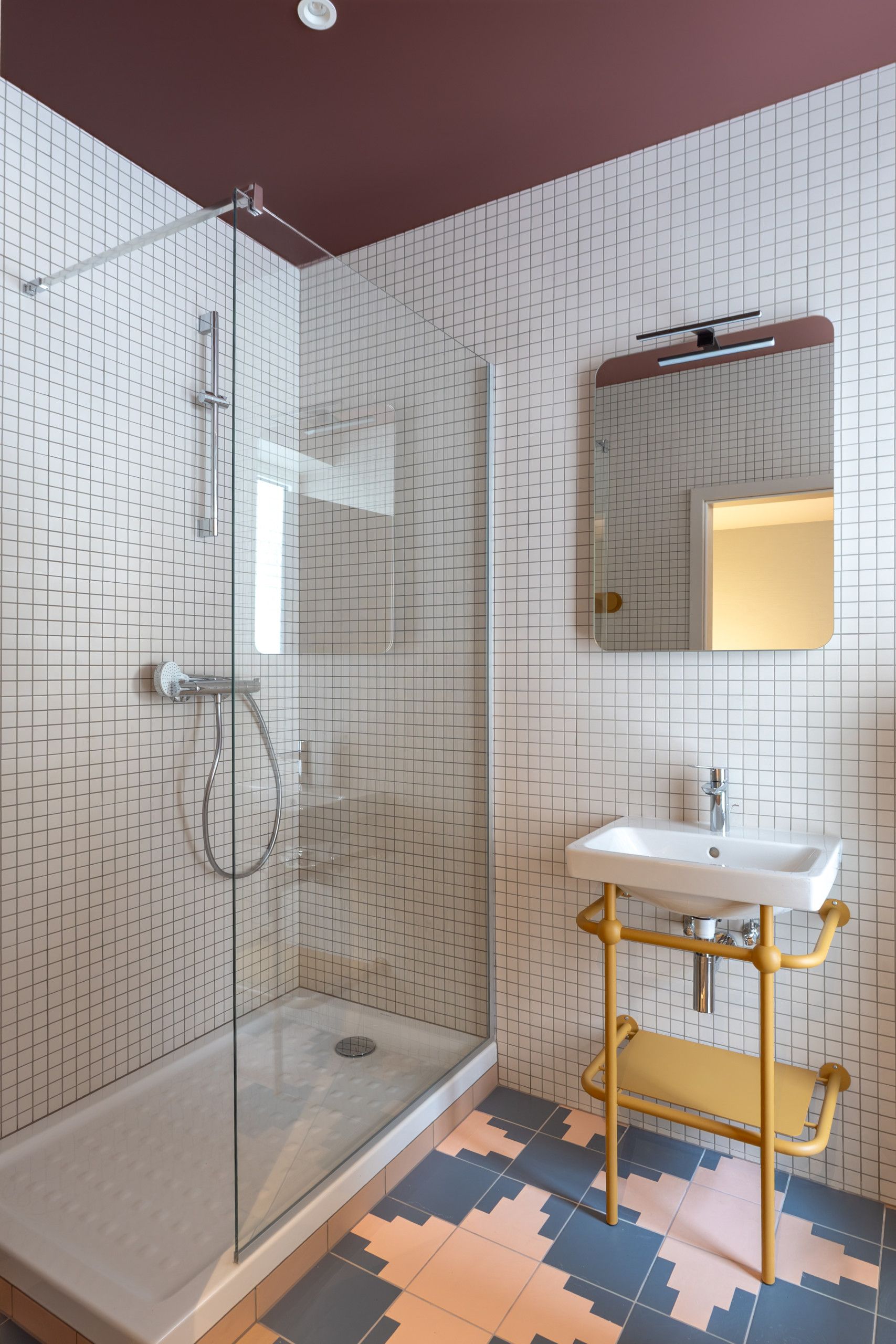 Shower, towels