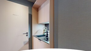 Shower, towels - Studio No. 12 - Champ de Mars Residence (Colmar)