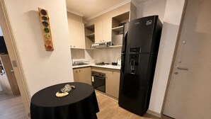 Private kitchen - Oceana Suites Parque Bicentenario (cerrillos)