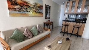 Comfort Apartment, Balcony, Sea View | Living area - Oceana Suites Euromarina II Concón (Viña del Mar)