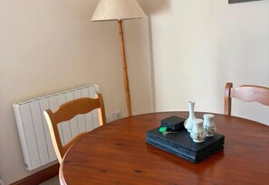 Dining - Links Retreat Porthpean Golf Cottage (St Austell)