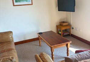 Living area - Links Retreat Porthpean Golf Cottage (St Austell)