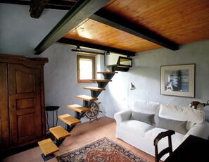 Living area - Vrbo Property (Toscana)