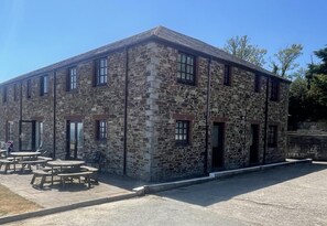 Exterior - Lookout Porthpean Cottage Sleeps 5 - Golf (St Austell)