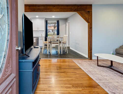 Cozy Hideaway - Min From The Factory at Franklin