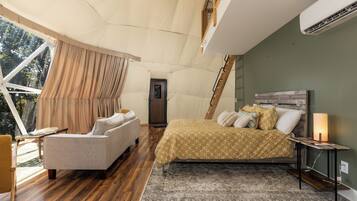 2 bedrooms, WiFi (free), bed sheets