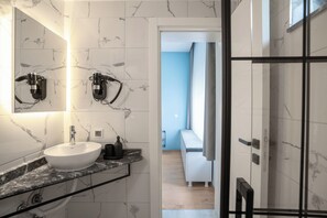 Standard Room, 1 Queen Bed, Non Smoking, City View | Bathroom - Dervish's Guest House (Antalya)