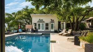Pool - Big Austin Getaway - Pool, Hot Tub & Pool House (Austin)