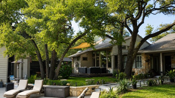 Property grounds - Big Austin Getaway - Pool, Hot Tub & Pool House (Austin)
