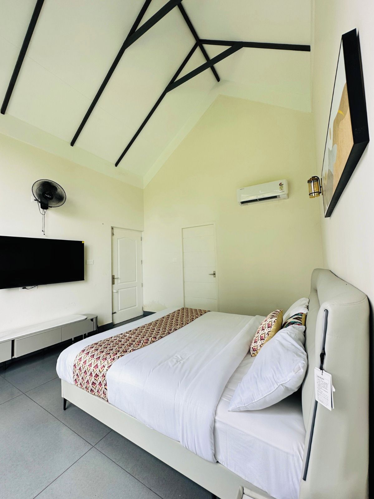 Family Double Room, Smoking, Garden View | Desk, laptop workspace, WiFi (free)