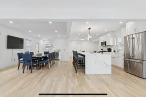 Private kitchen - Perfect 4-bedroom house in welcoming Hampton Bays for your getaway (Hampton Bays)