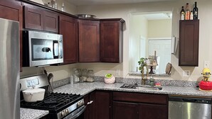 Private kitchen - townhome near the stadium (Baltimore)