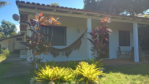 House with ocean view and tropical garden in Santa Cruz Cabrália, Bahia