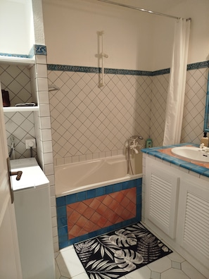 Bathroom - Vrbo Property (st françois)