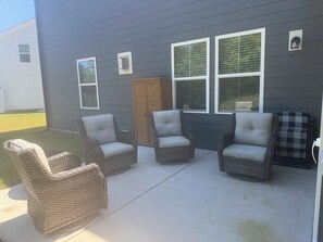 Terrace/patio - Spacious NC Retreat • Modern Home • Perfect for Families-5 Bedrooms (Fuquay-Varina)