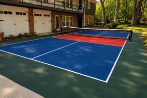 Sports court - Modern Stay, 15 Min to DT Raleigh, Sleeps 12 (Garner)